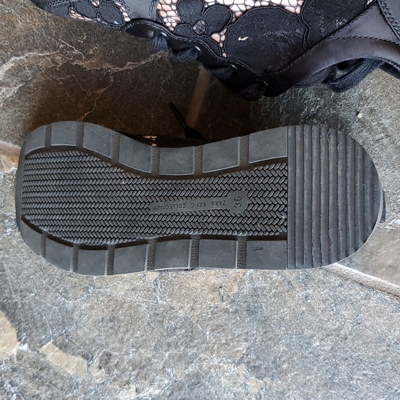 Zara Sneakers - Picture 4 of 4